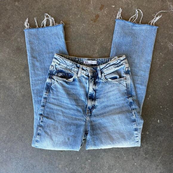 Zara High Waisted Distressed Jeans Light Medium Wash Women's Size 2 - Picture 1 of 8